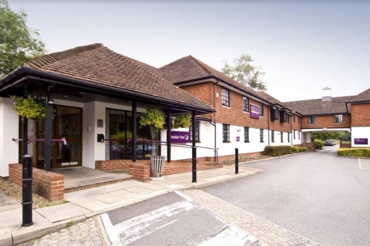 Premier Inn Redhill Reigate Exterior photo