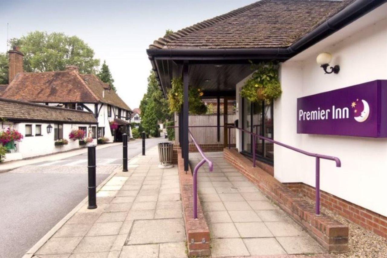 Premier Inn Redhill Reigate Exterior photo