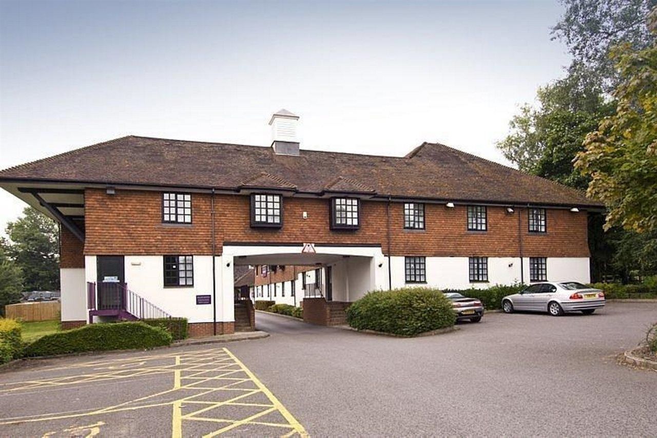 Premier Inn Redhill Reigate Exterior photo